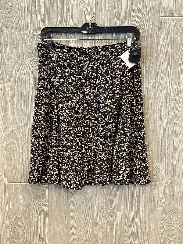 women's mini skirtsBlack Skirt Midi Clothes Mentor, Size 6