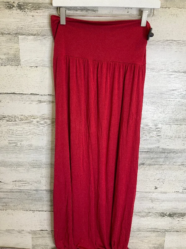 women's figure-flattering business skirtsRed Skirt Maxi Clothes Mentor, Size S