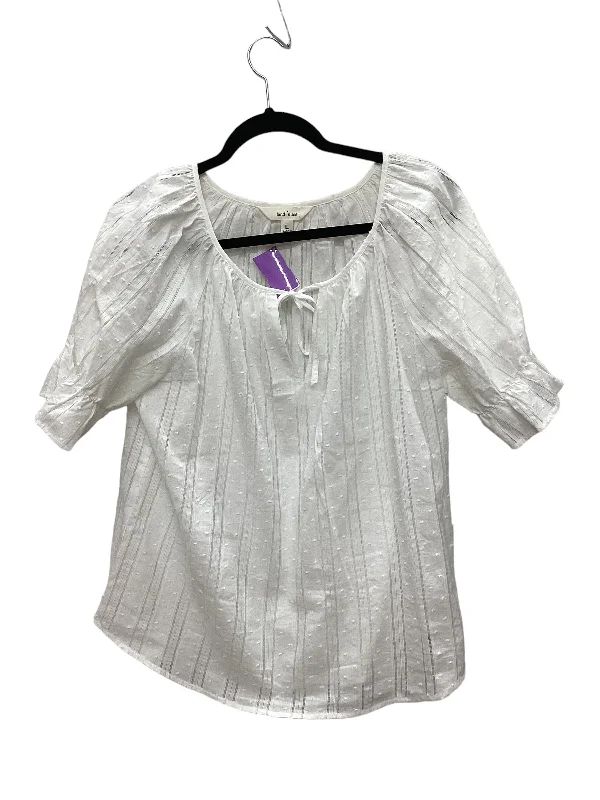 women's T-shirts with ruffle accentsWhite Top Short Sleeve Clothes Mentor, Size L