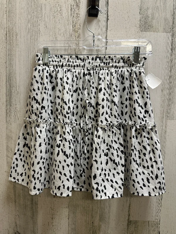 women's pencil skirtsAnimal Print Skirt Mini & Short Clothes Mentor, Size 8